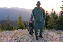 ISVERA ENDEAVOR PIGMENT DYE SWEATPANT // ALPINE GREEN
